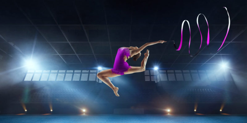 gimnasia-concepto, clasificacion y beneficios. (s. f.). [Fotografia]. concepto.de. https://www.google.com/search?q=gimnasia&rlz=1C1SQJL_esCO815CO815&sxsrf=ALeKk01urAjTbdDU8JcbjjCy4bT7mBMyDw:1595979454310&source=lnms&tbm=isch&sa=X&ved=2ahUKEwjyhsXjjvHqAhUnm-AKHS3DCBcQ_AUoAXoECBYQAw&biw=1920&bih=969#imgrc=_cfVRiIiRPBPUM